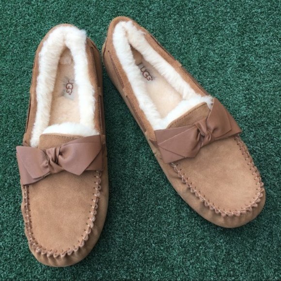 ugg dakota leather bow slipper